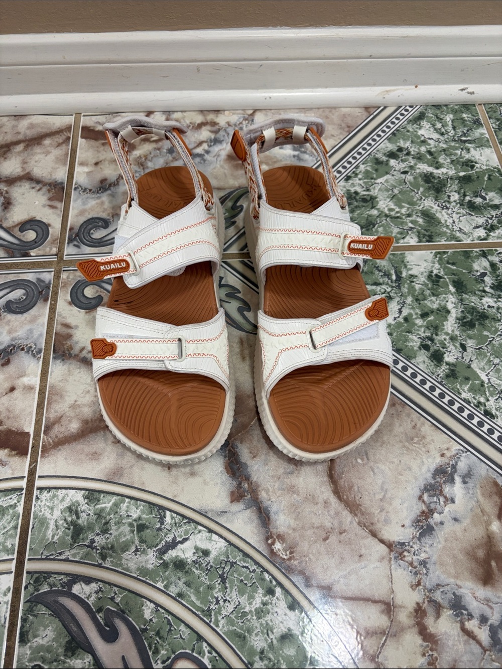 KuuLu White and Tan Adjustable Strap Women's Sandals